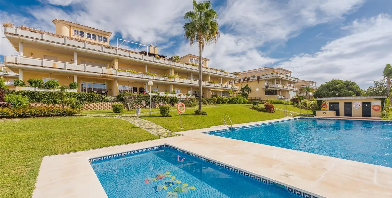 Venta de apartamento en planta baja en Cabopino 1