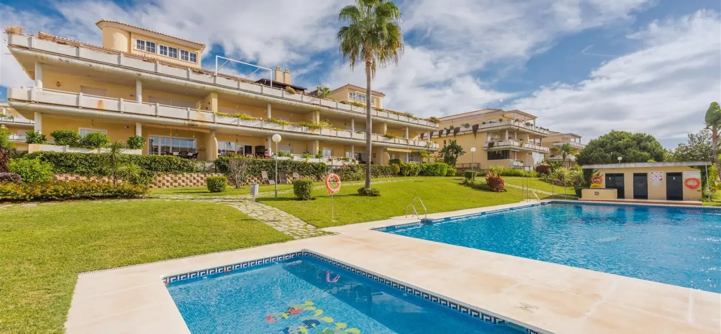 Sale of ground floor apartment in Cabopino 0