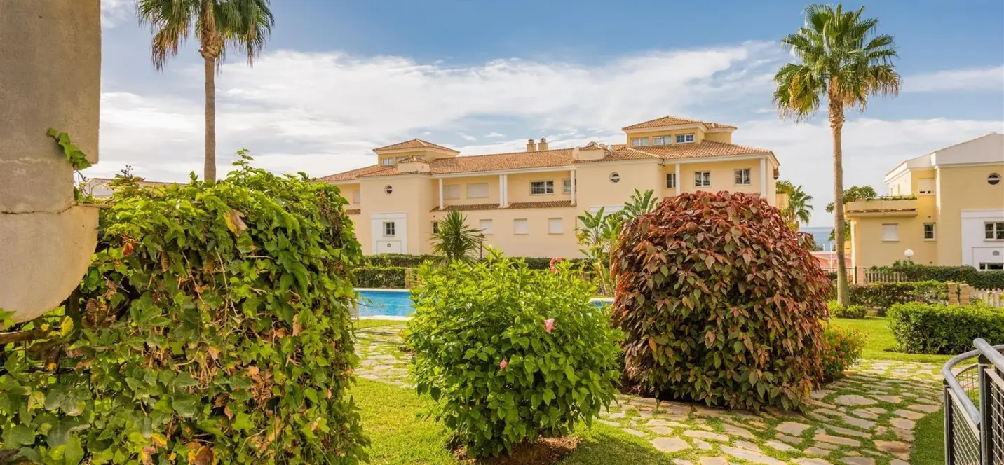 Sale of ground floor apartment in Cabopino 1