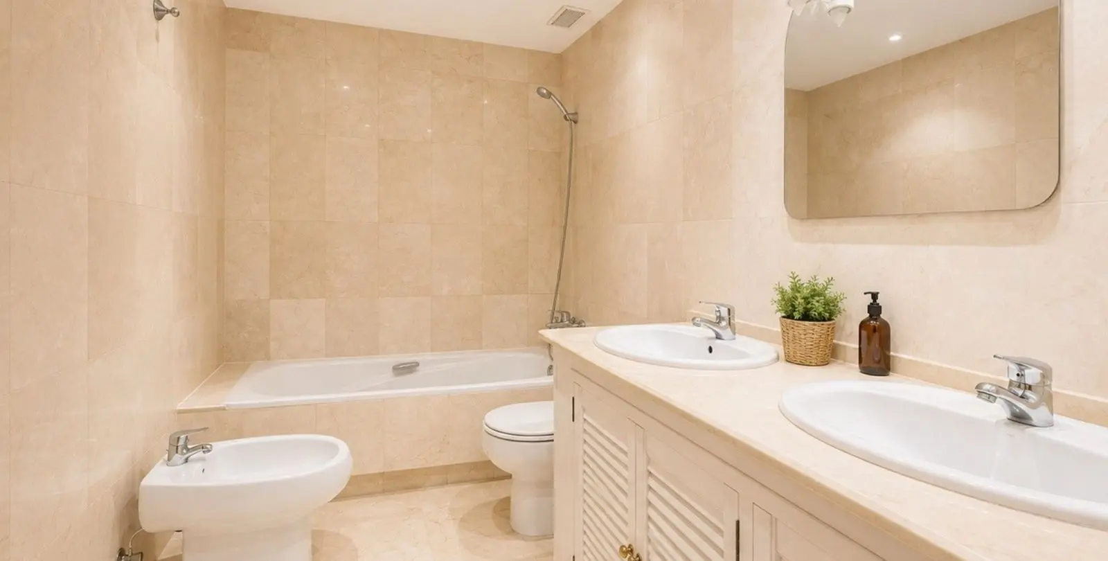 Venta de apartamento en planta media en Marbella 9