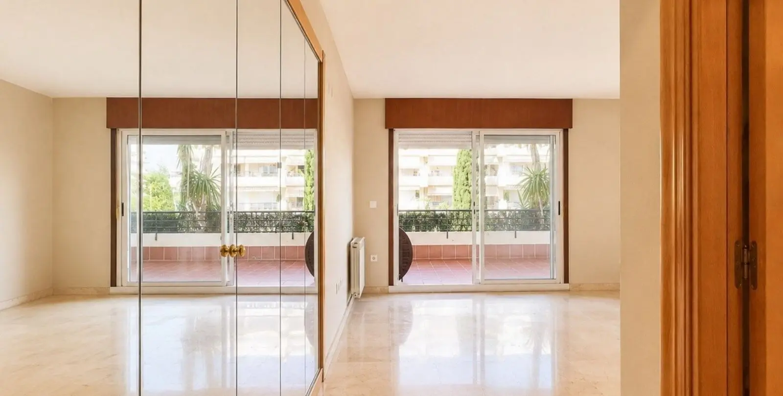 Venta de apartamento en planta media en Marbella 20
