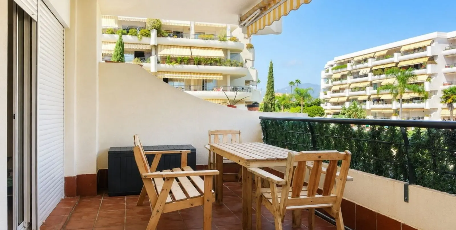 Venta de apartamento en planta media en Marbella 21