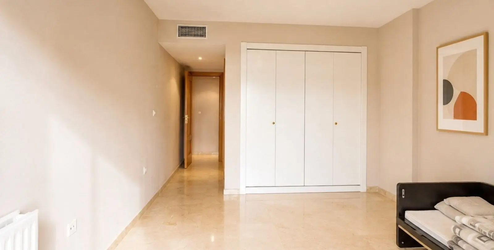 Venta de apartamento en planta media en Marbella 26