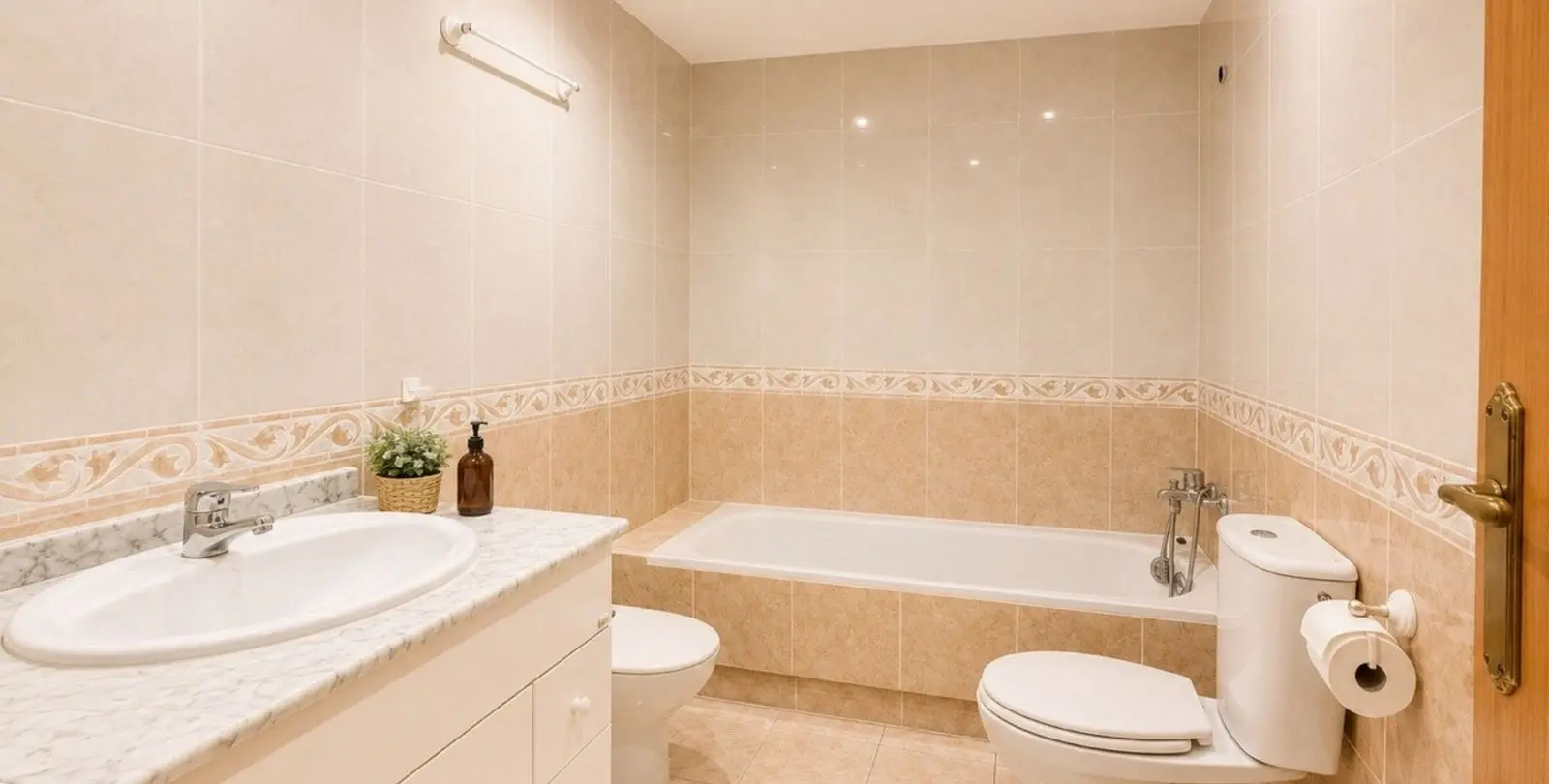 Venta de apartamento en planta media en Marbella 27