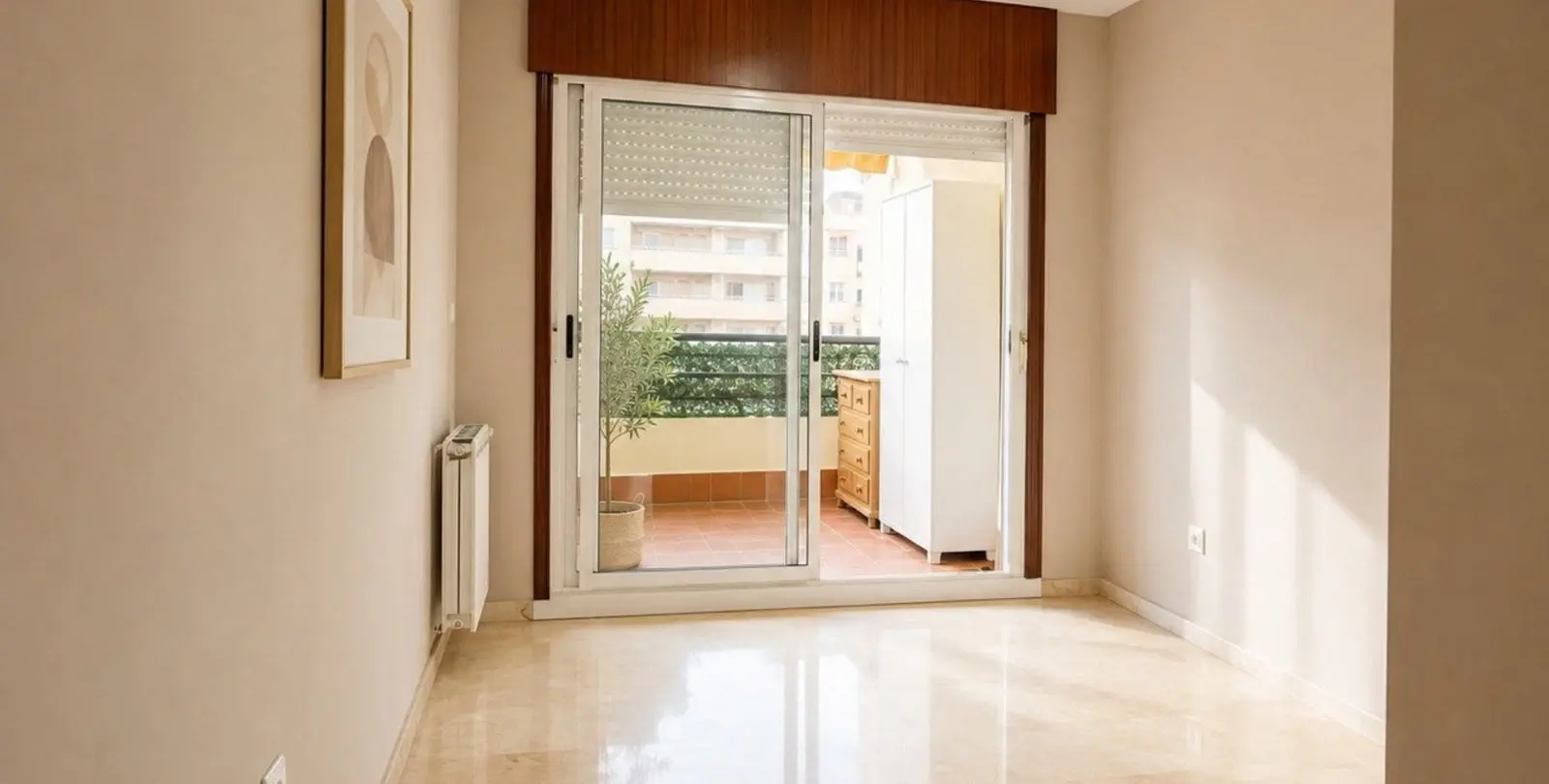 Venta de apartamento en planta media en Marbella 29
