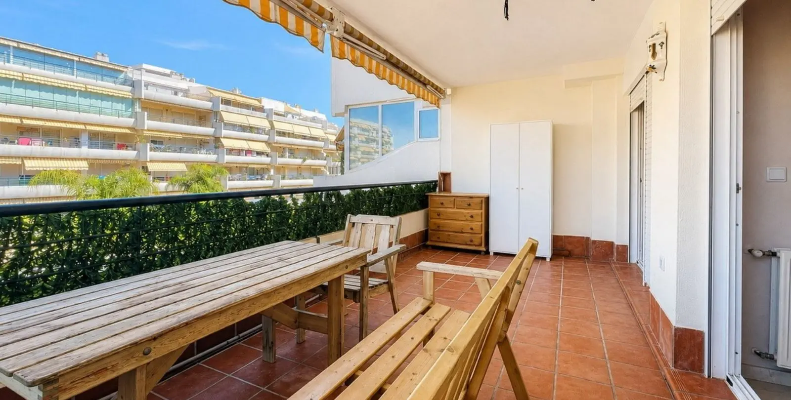 Venta de apartamento en planta media en Marbella 32