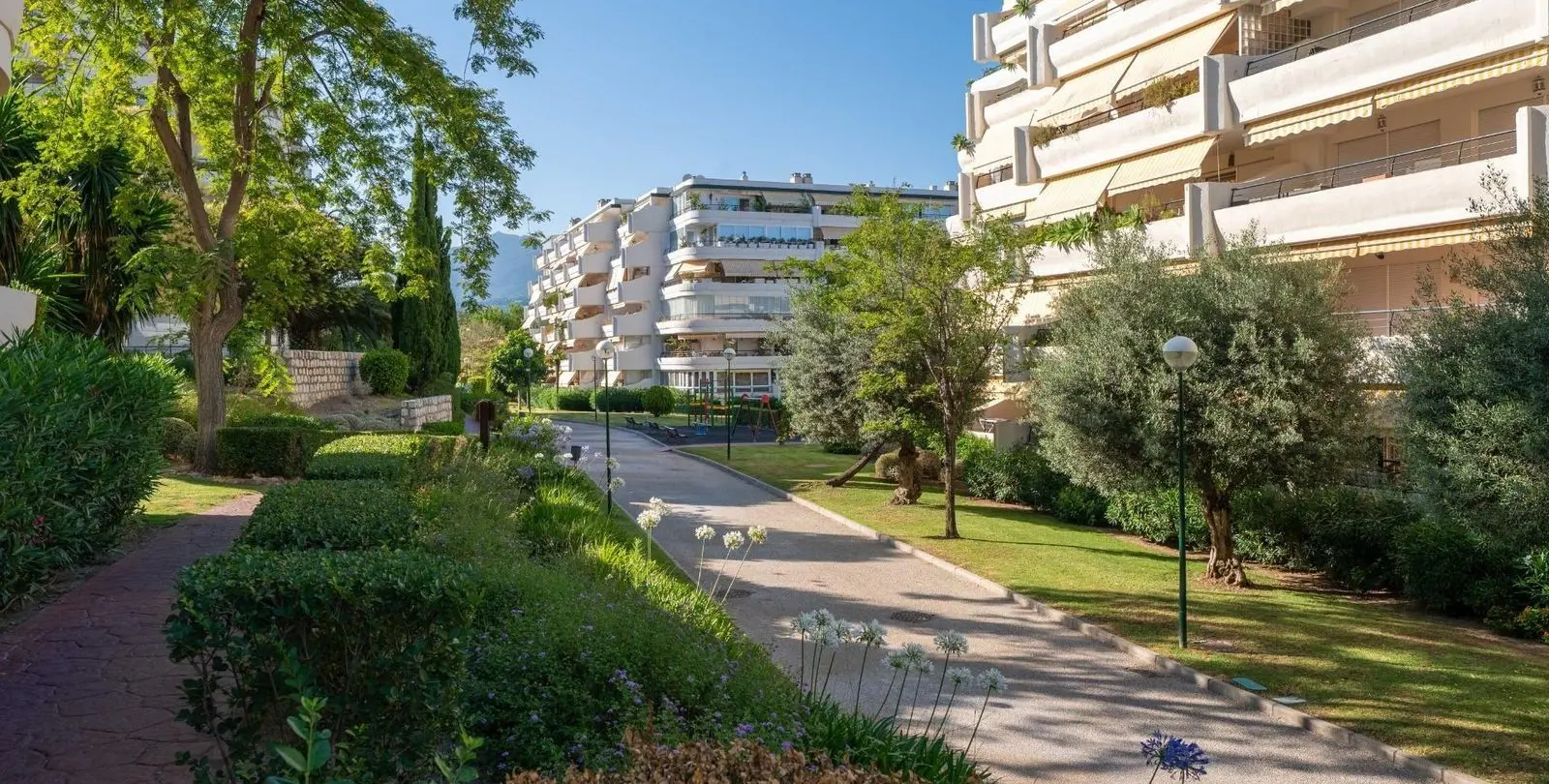 Venta de apartamento en planta media en Marbella 38