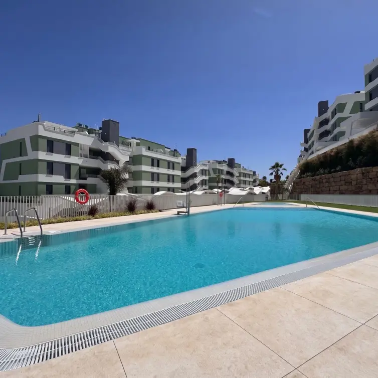 Sale of middle floor apartment in Calanova Golf