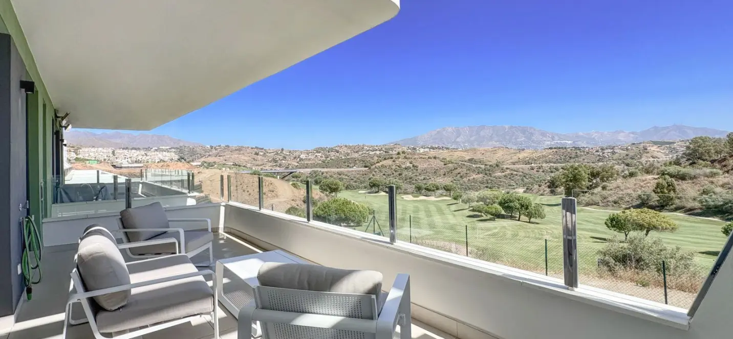 Sale of middle floor apartment in Calanova Golf 1