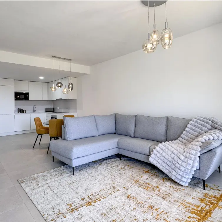 Sale of middle floor apartment in Calanova Golf
