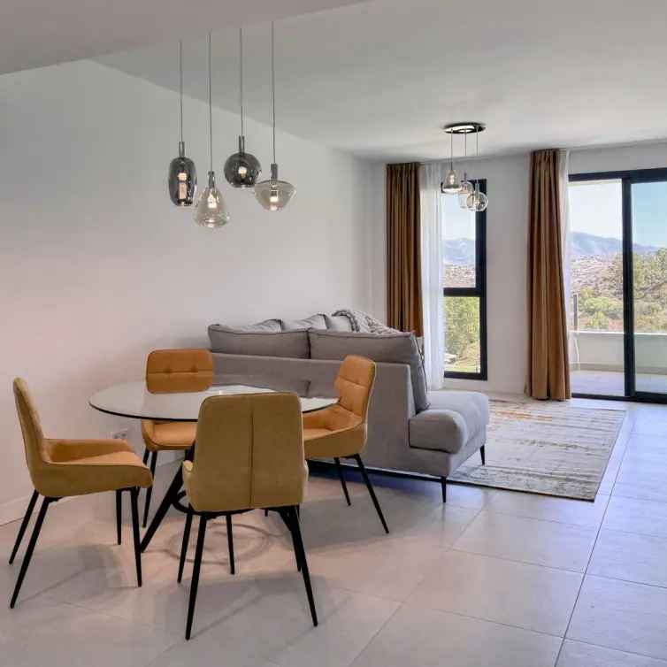 Sale of middle floor apartment in Calanova Golf