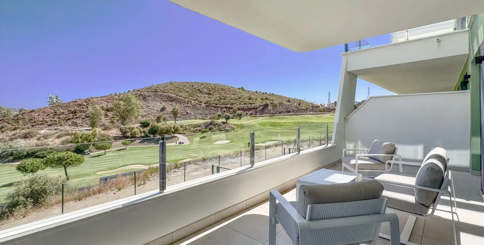 Sale of middle floor apartment in Calanova Golf 7