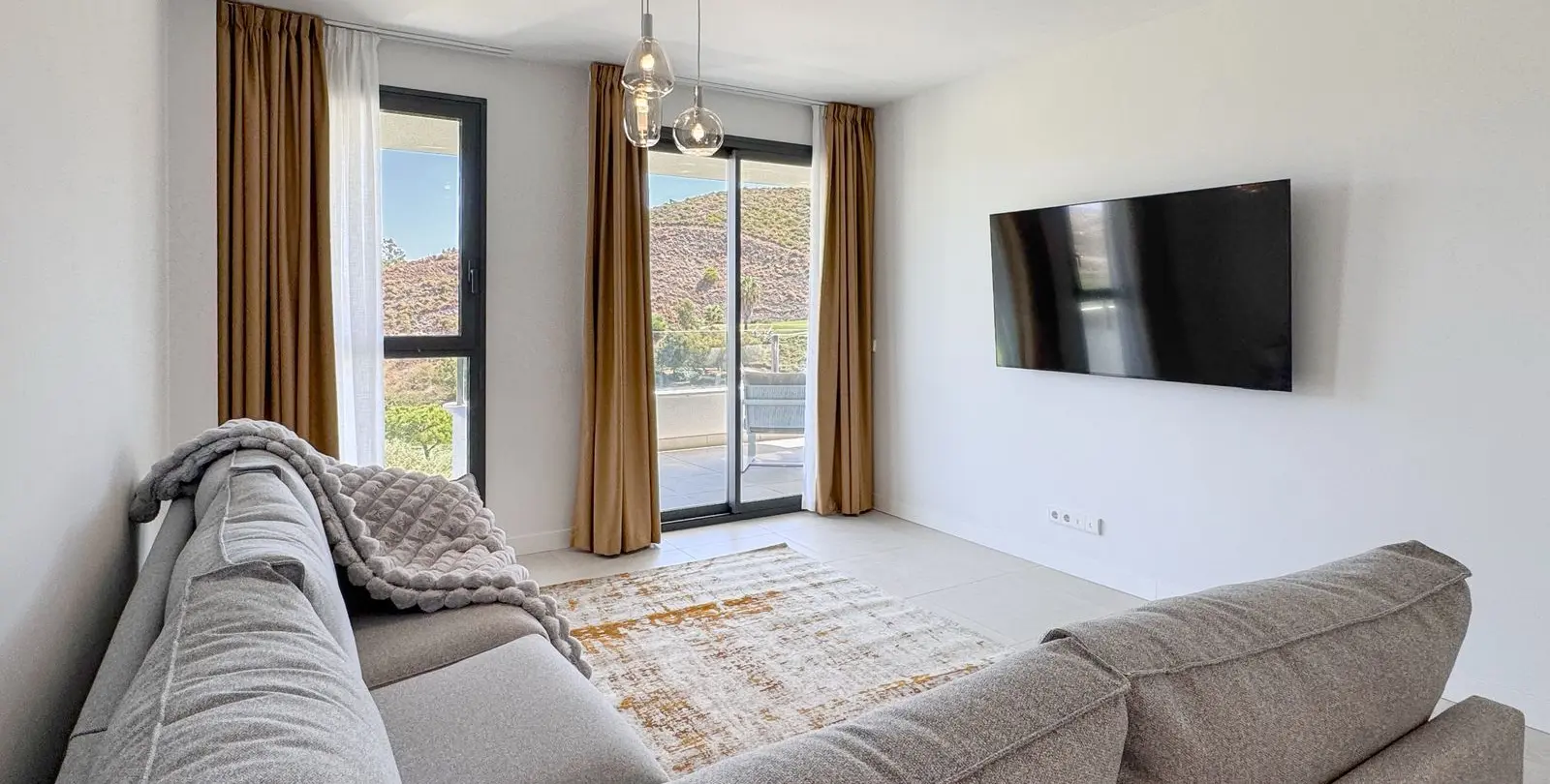 Sale of middle floor apartment in Calanova Golf 18