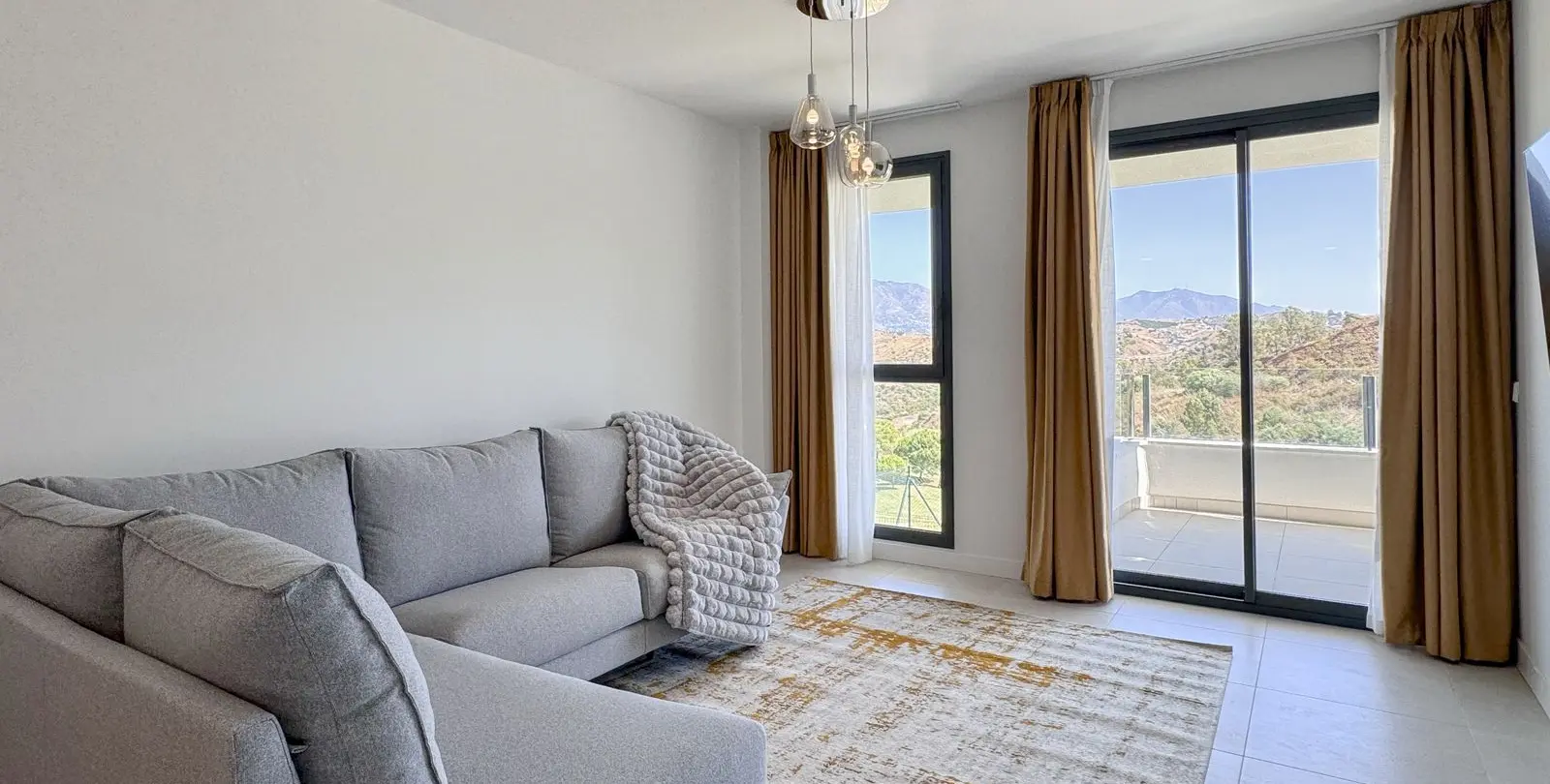 Sale of middle floor apartment in Calanova Golf 20
