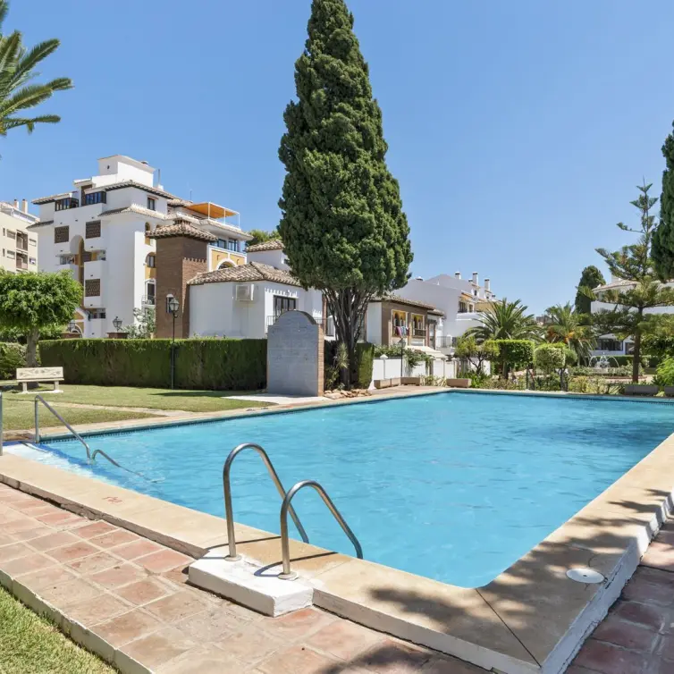 Venta de apartamento en planta media en Fuengirola