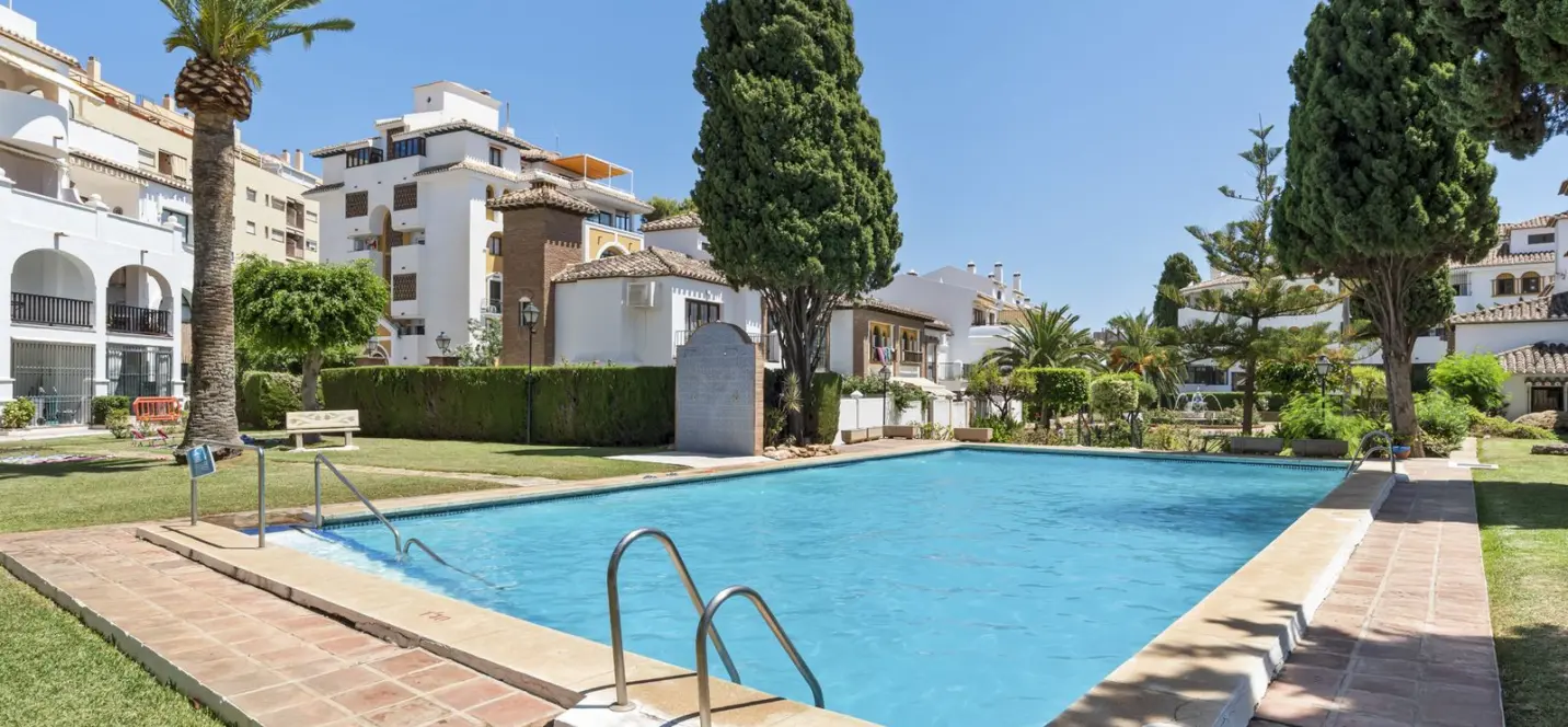 Venta de apartamento en planta media en Fuengirola 0