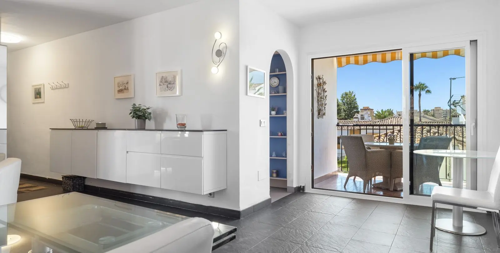 Venta de apartamento en planta media en Fuengirola 2