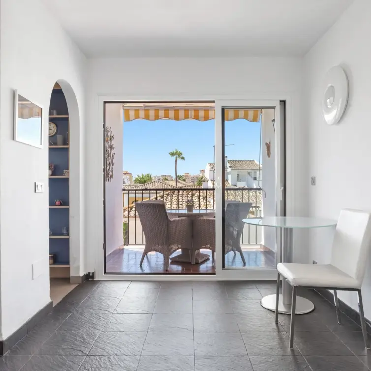 Venta de apartamento en planta media en Fuengirola
