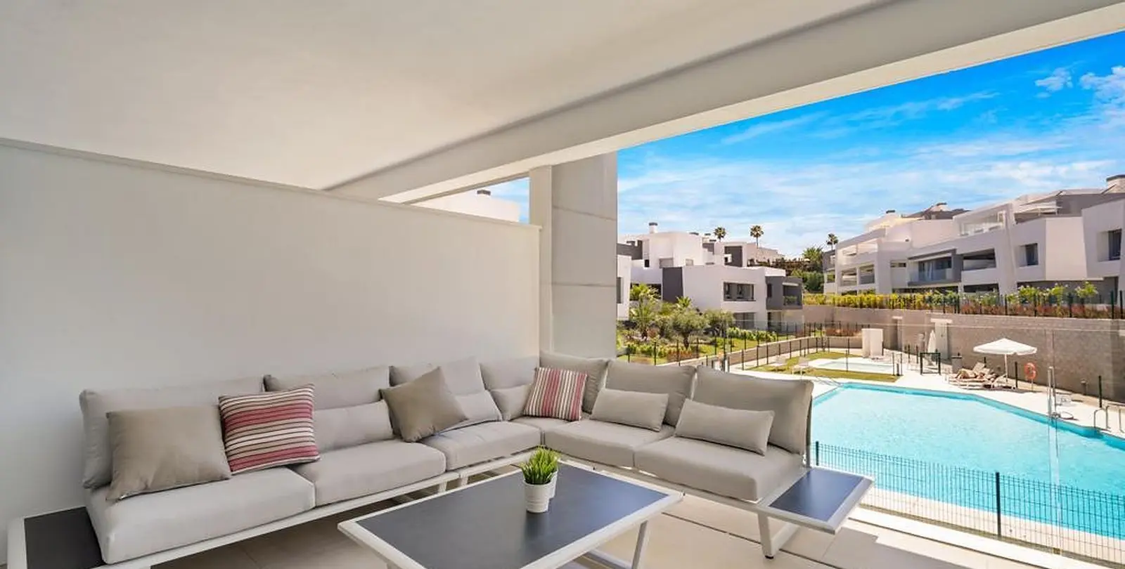 Sale of middle floor apartment in Selwo 2