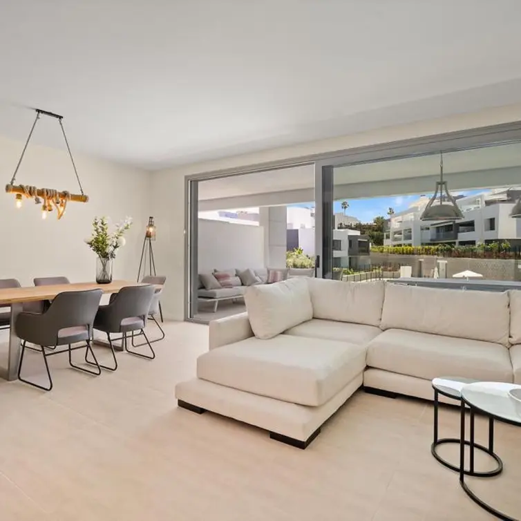 Sale of middle floor apartment in Selwo