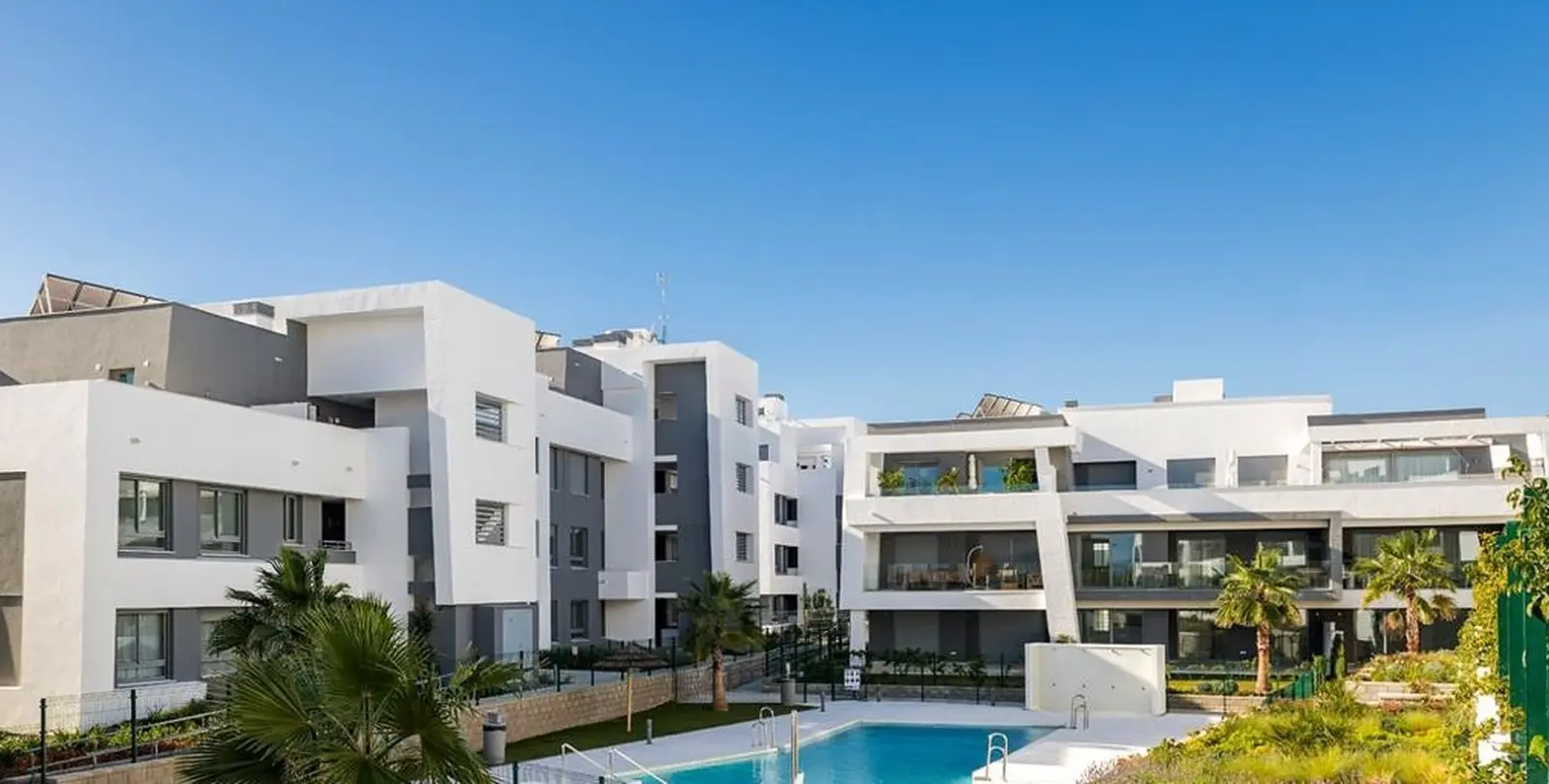 Sale of middle floor apartment in Selwo 14
