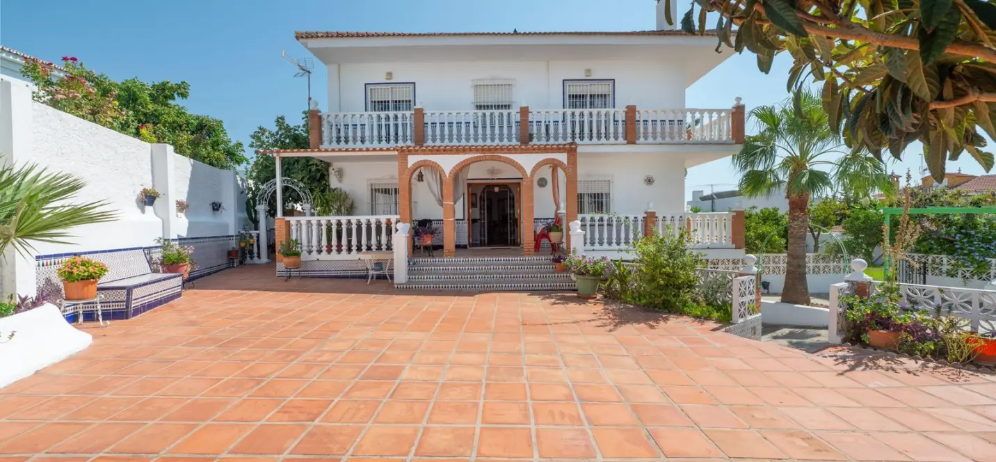 Продажа  отдельно стоящей виллы в Torremolinos 0