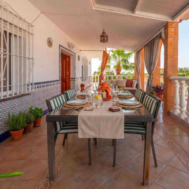 Продажа  отдельно стоящей виллы в Torremolinos