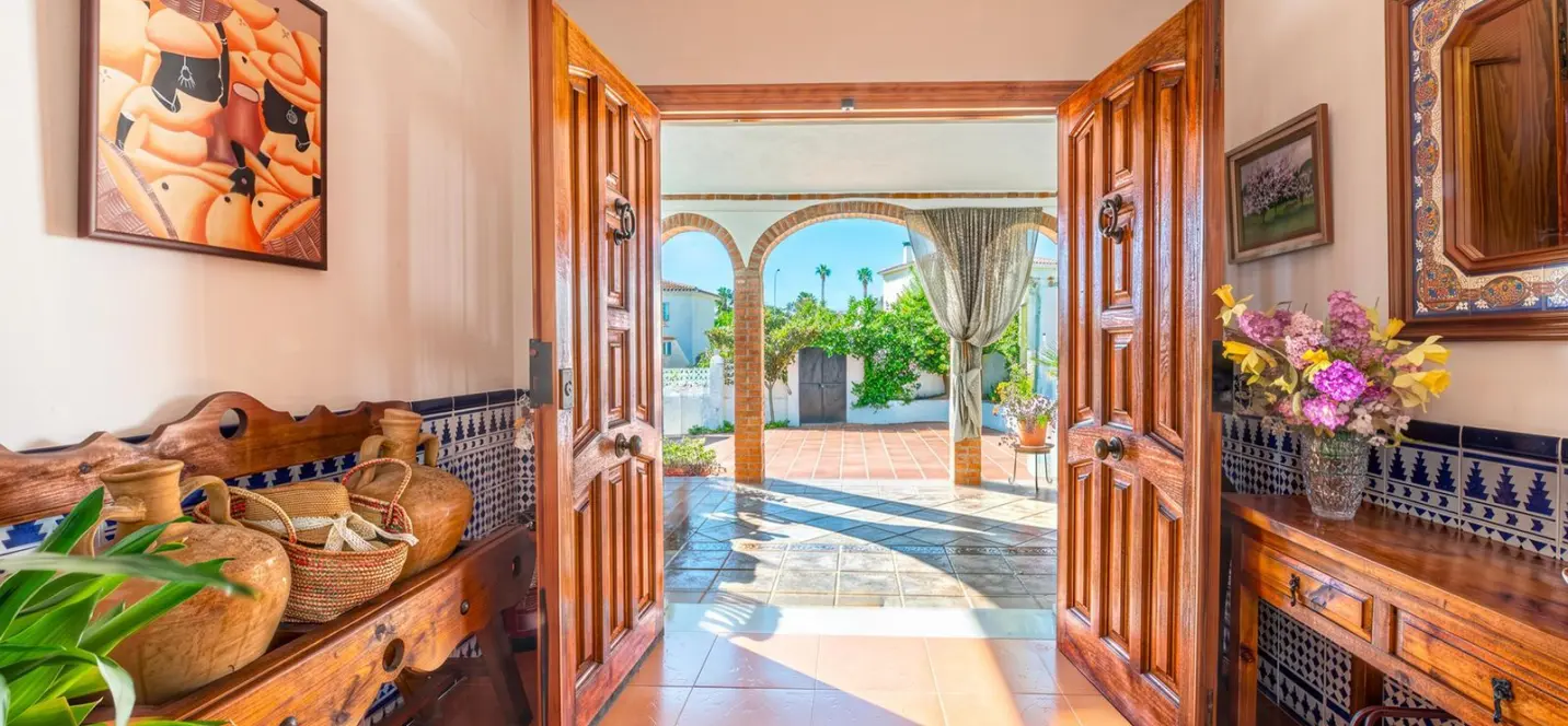 Продажа  отдельно стоящей виллы в Torremolinos 4
