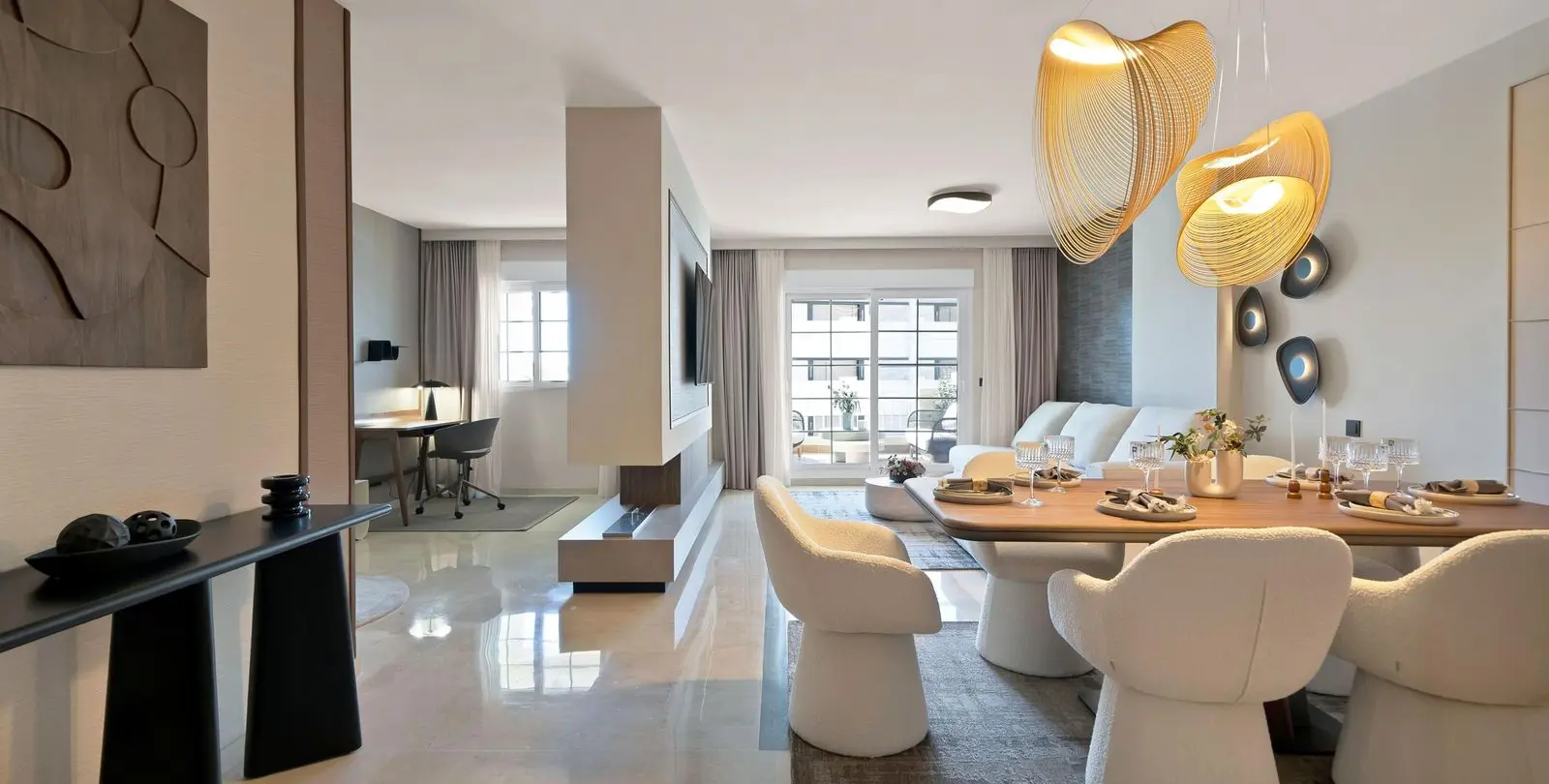 Venta de apartamento en planta media en Marbella 1