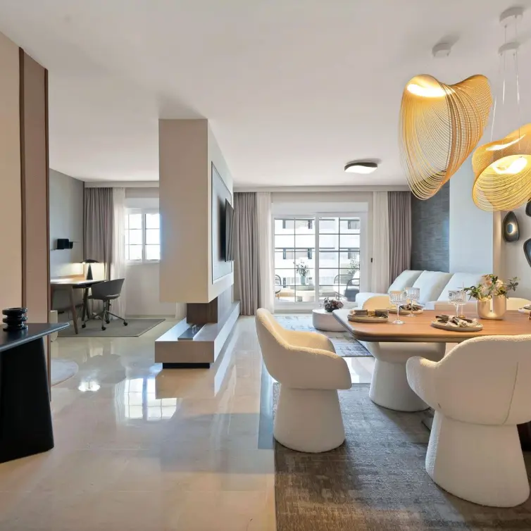 Venta de apartamento en planta media en Marbella