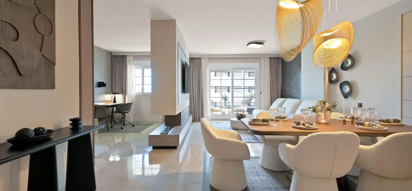 Venta de apartamento en planta media en Marbella 0