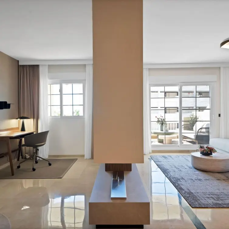 Venta de apartamento en planta media en Marbella