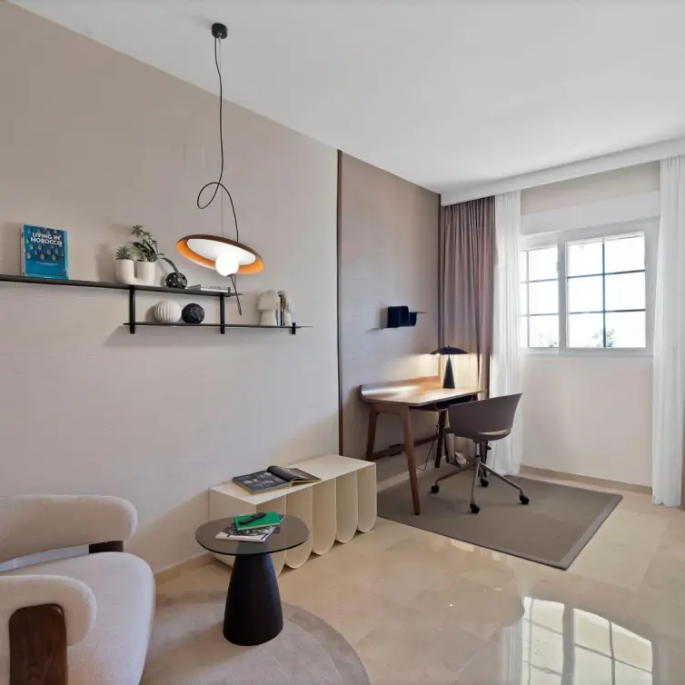Venta de apartamento en planta media en Marbella