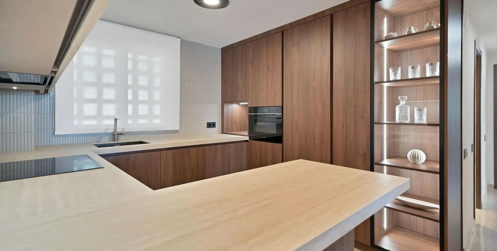 Venta de apartamento en planta media en Marbella 9