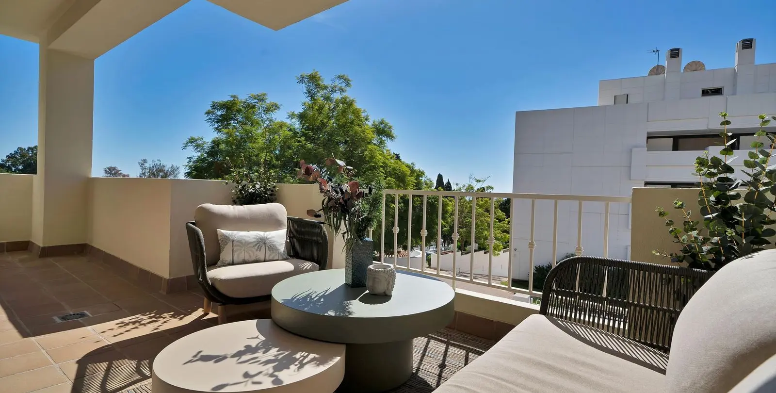 Venta de apartamento en planta media en Marbella 18