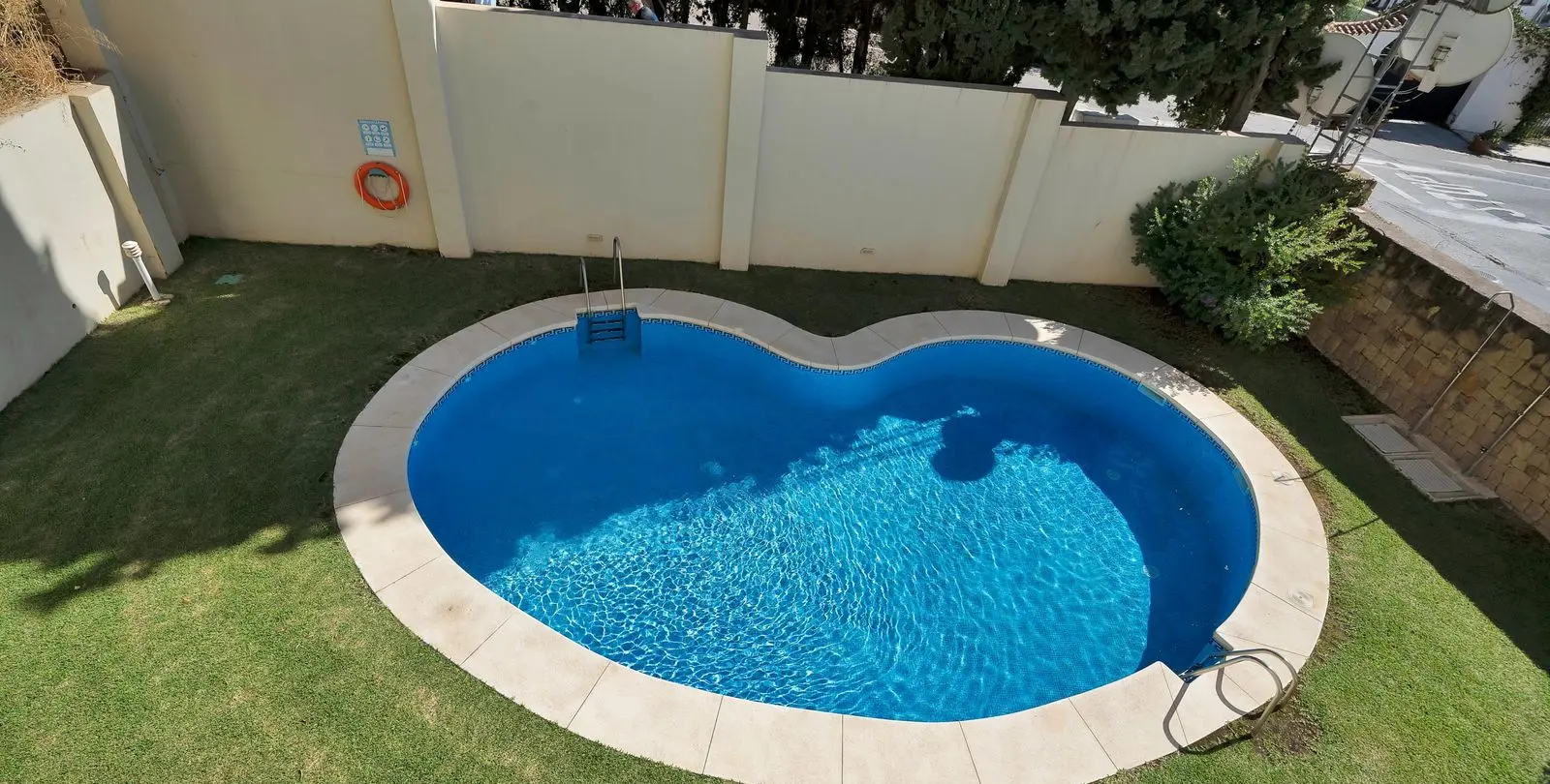 Venta de apartamento en planta media en Marbella 20