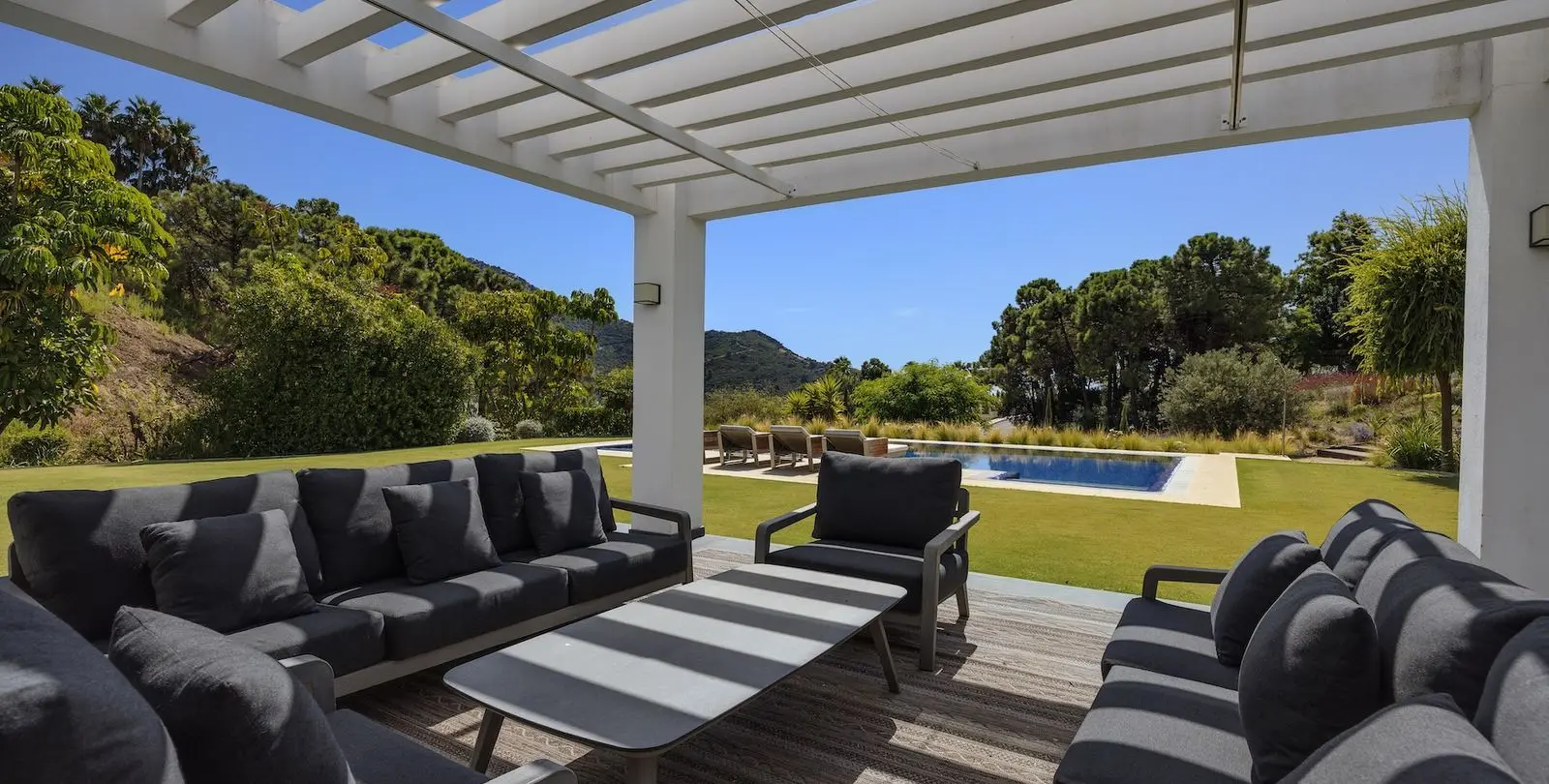 Venta de villa independiente en Benahavís 24