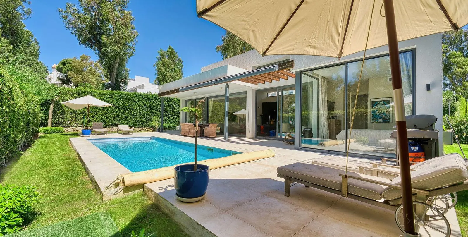 Venta de villa independiente en Atalaya 19