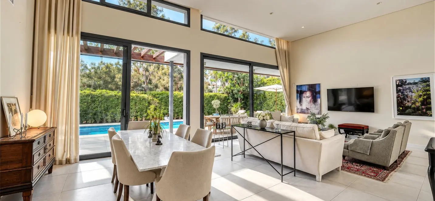 Venta de villa independiente en Estepona 1