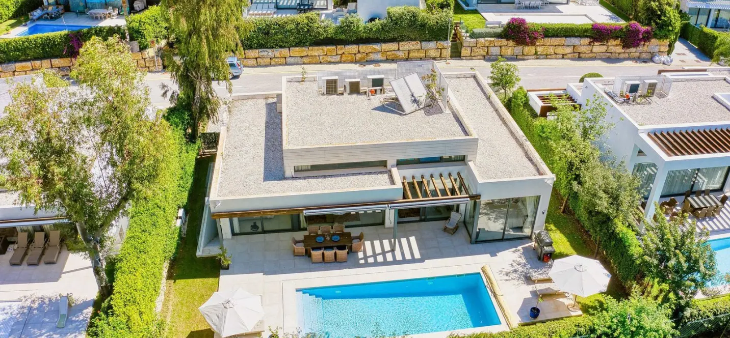 Venta de villa independiente en Estepona 2