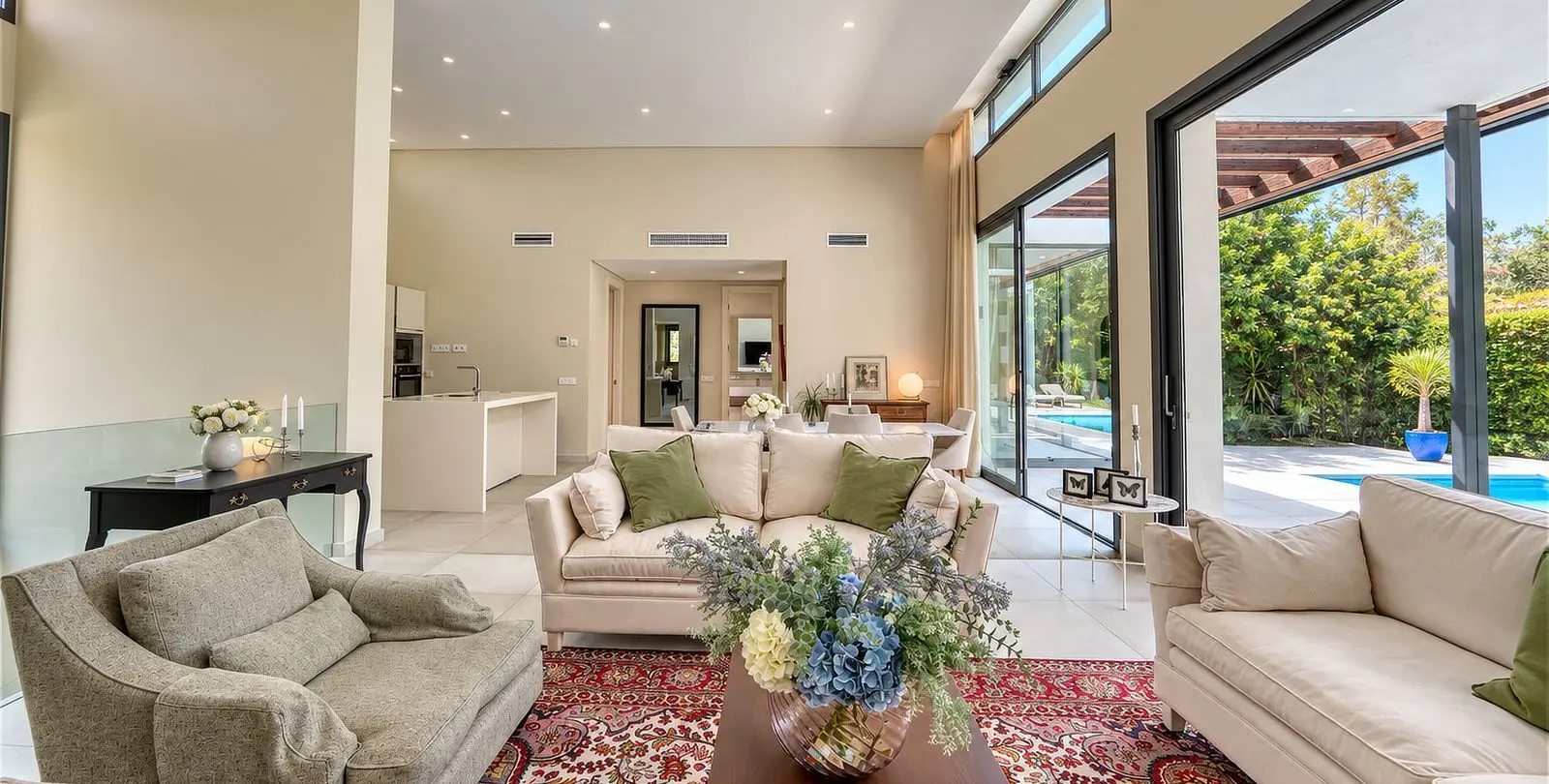 Venta de villa independiente en Estepona 7