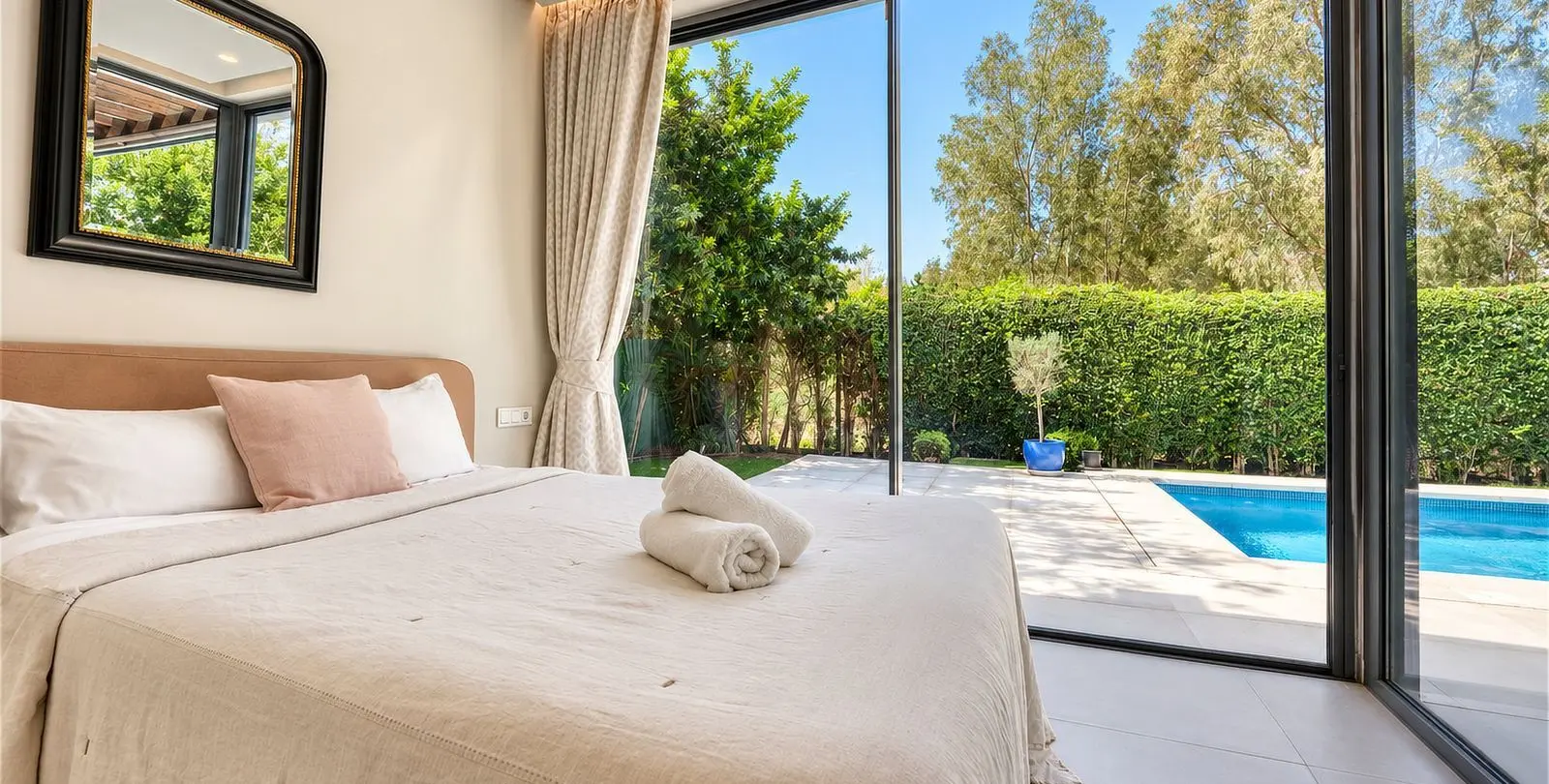 Venta de villa independiente en Estepona 14