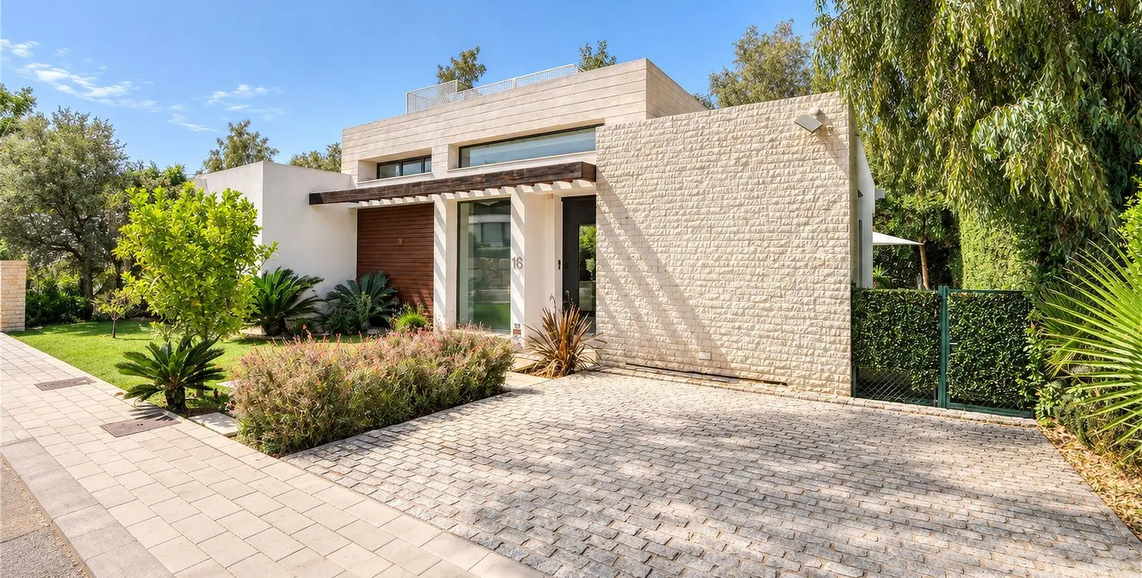 Venta de villa independiente en Estepona 15