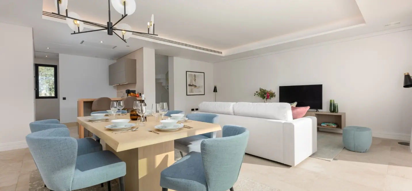 Long-term rent of townhouse in Nueva Andalucía 2