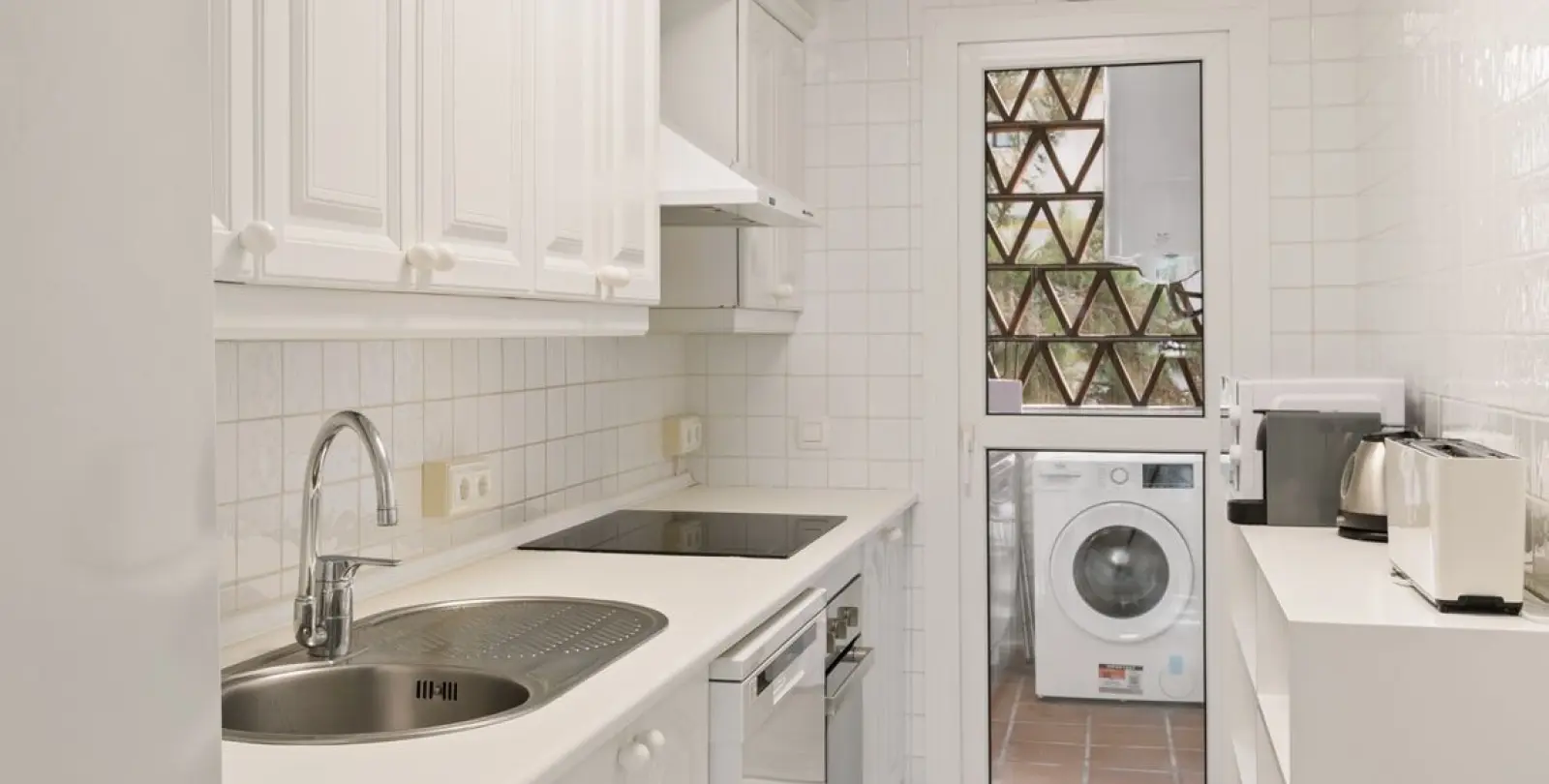 Venta de apartamento en planta media en Calahonda 7
