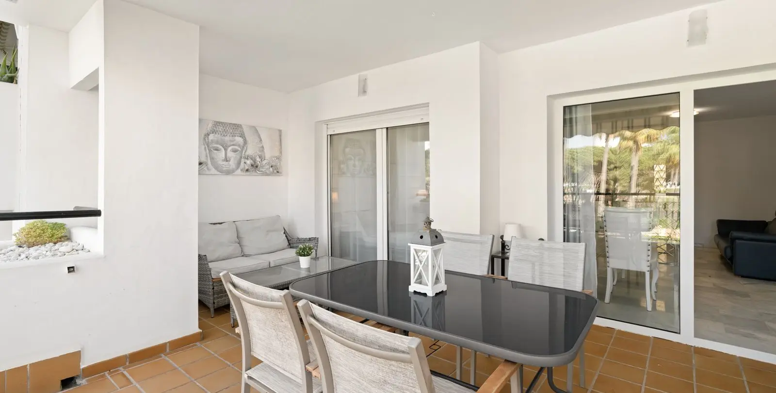 Venta de apartamento en planta media en Calahonda 18