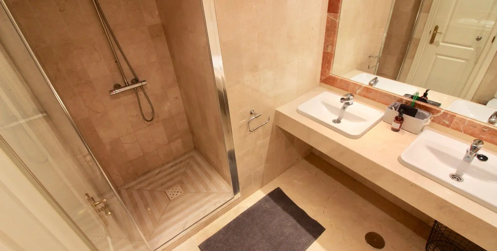 Venta de apartamento en planta baja en El Presidente 16