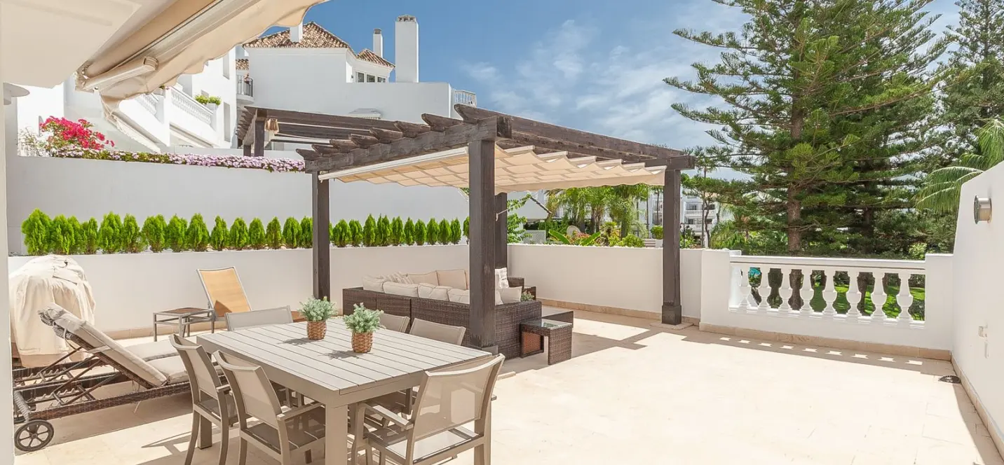 Venta de apartamento en planta media en Elviria 1
