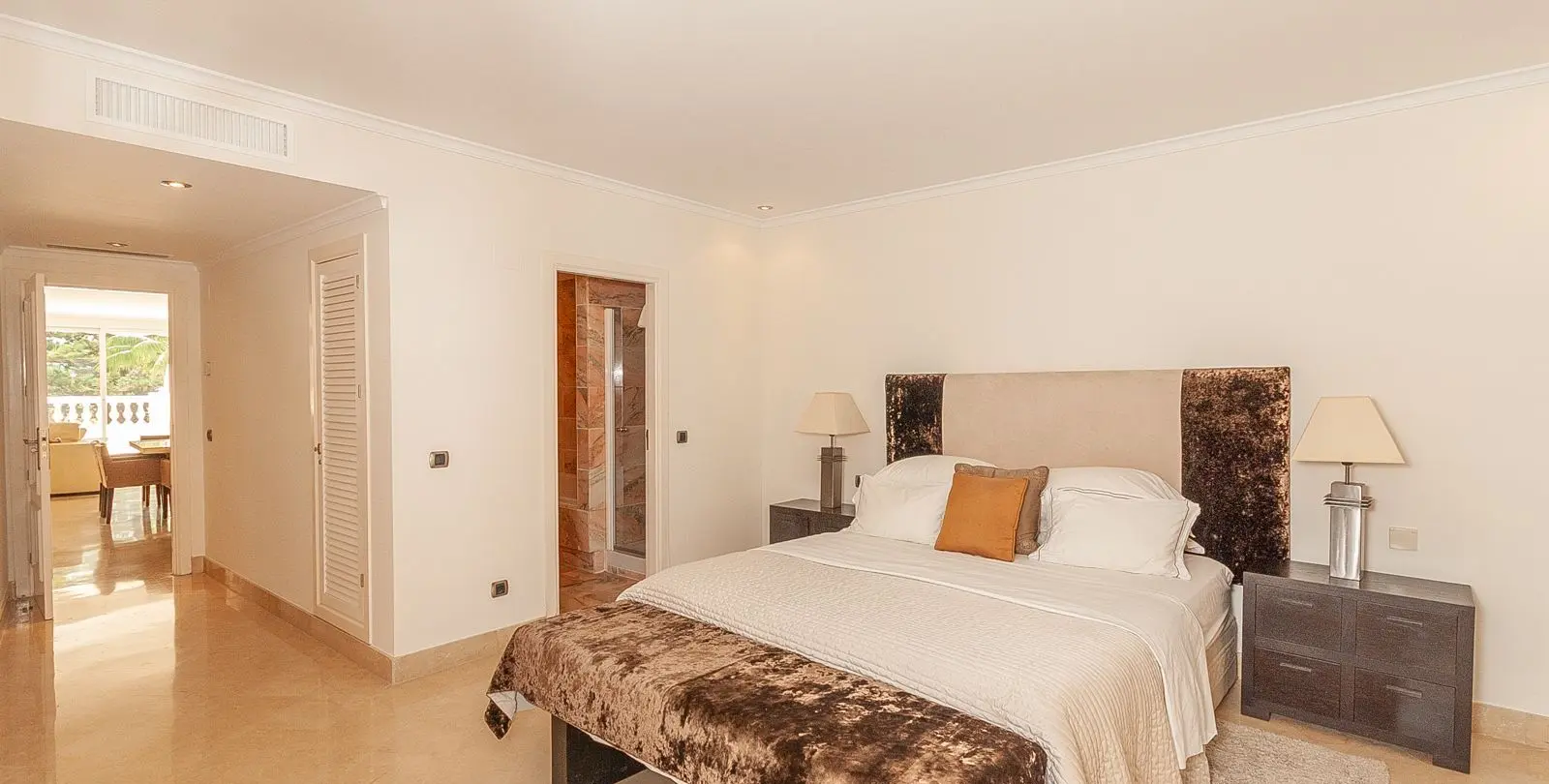 Продажа апартаментов на среднем этаже в Elviria 5