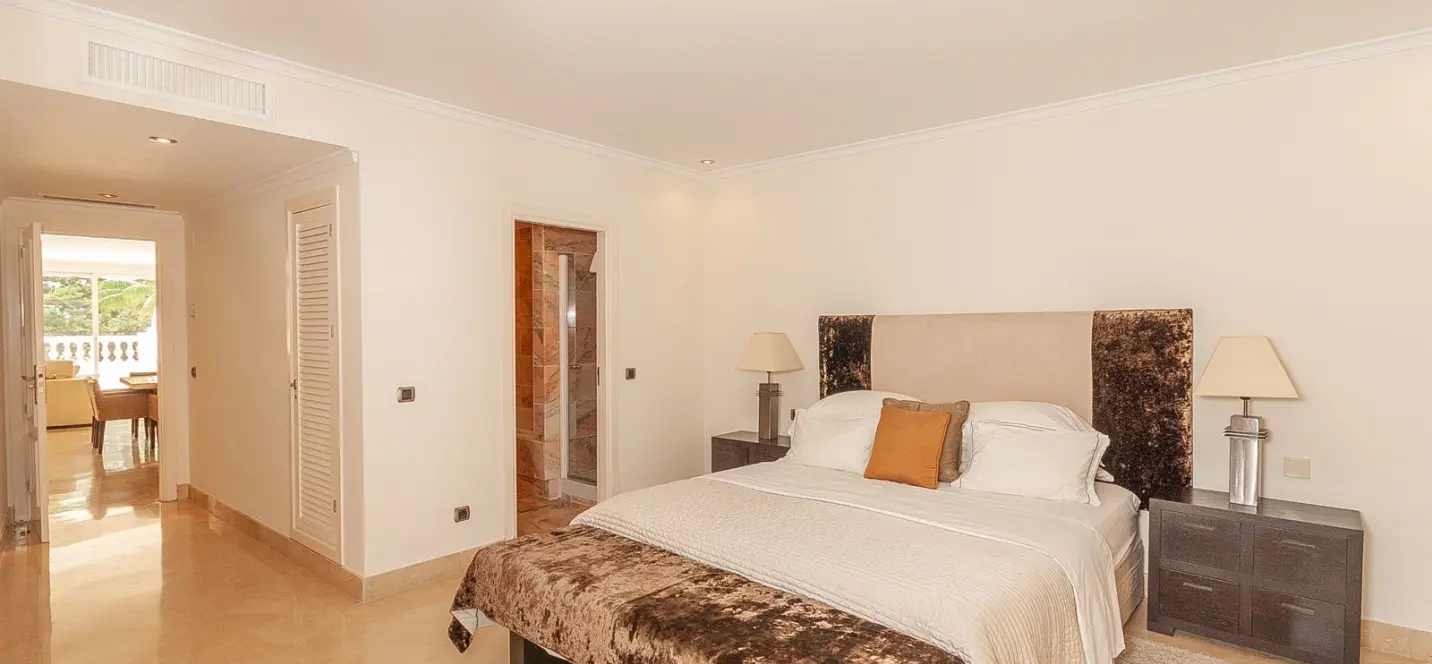 Venta de apartamento en planta media en Elviria 4